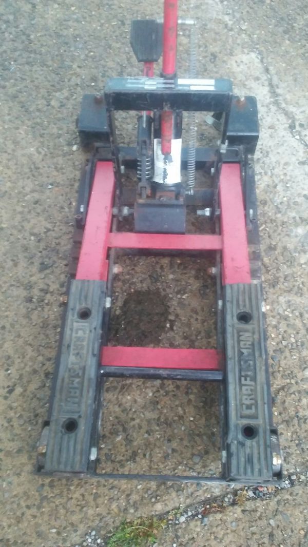 CRAFTSMAN ATV MOTORCYCLE JACK,GREAT CONDITION AND SHAPE for Sale in