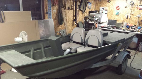 Alumicraft 12ft jet jon boat for Sale in Silver Creek, WA - OfferUp