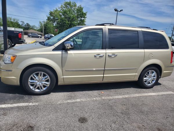 2010-Chrysler-Town-And-Country-LIMITED-for-Sale-in-...