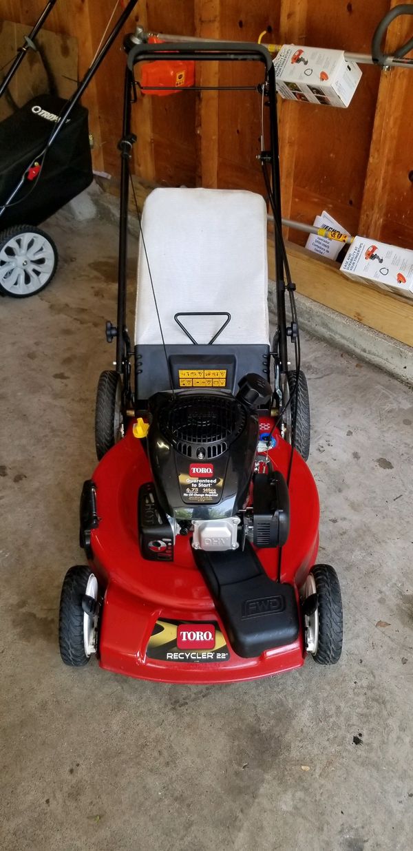 2020 Toro recycler 22" Lawnmower self propelled. Model 20378. 6.75