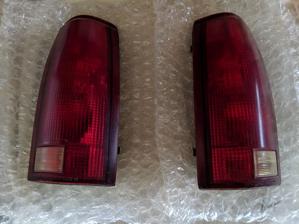 1990 Chevy Silverado 1500 tail lights for Sale in Santa Maria, CA OfferUp