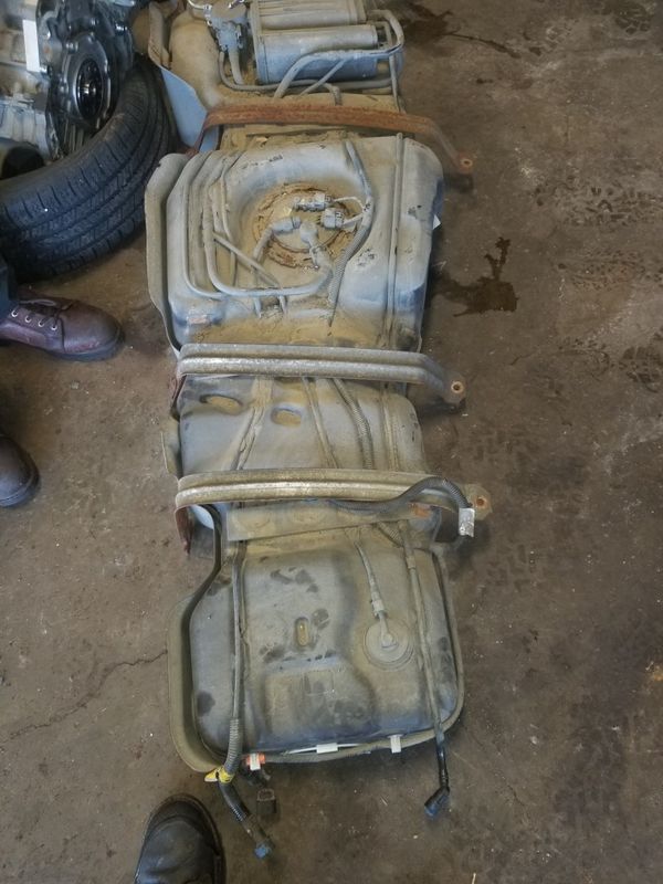GMC Acadia gas tank with pump filter and evac for Sale in Bexley, OH