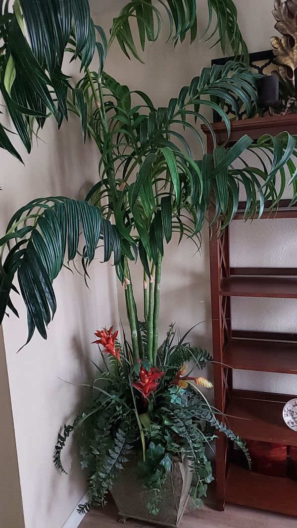 Artificial plant 7ft.tall for Sale in San Diego, CA OfferUp