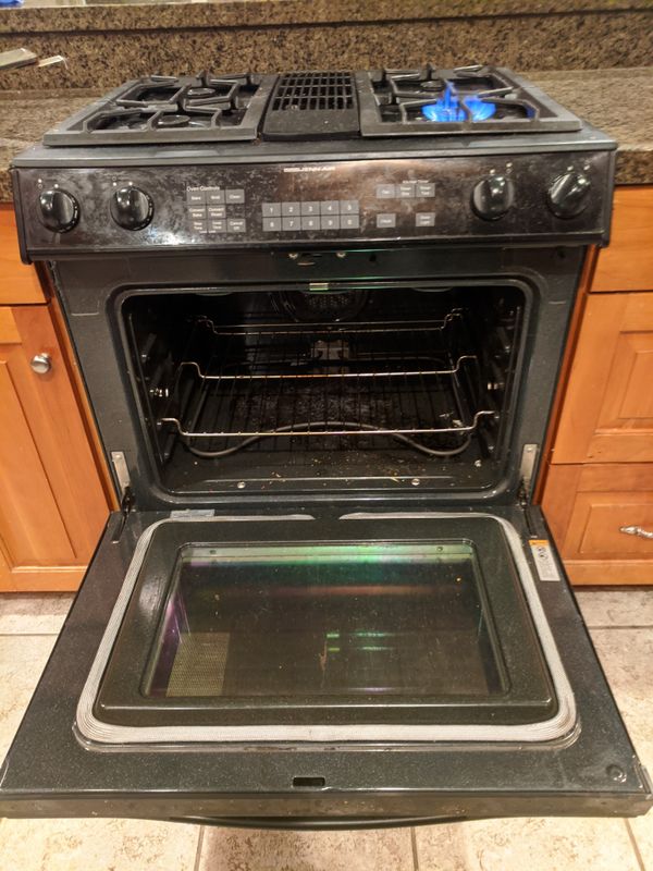 Jennair downdraft range (gas) cooktop and electric oven for Sale in