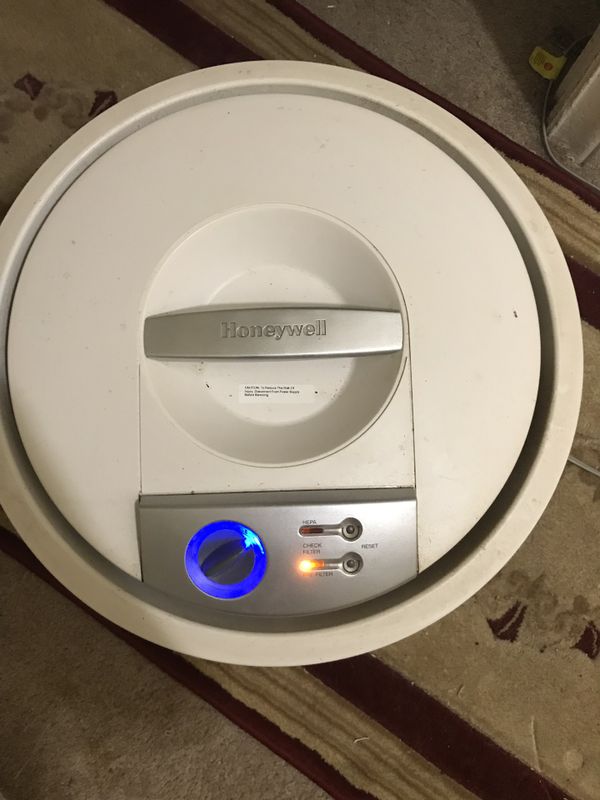 Honeywell True HEPA Air Purifier Model 50250S for Sale in Seattle, WA