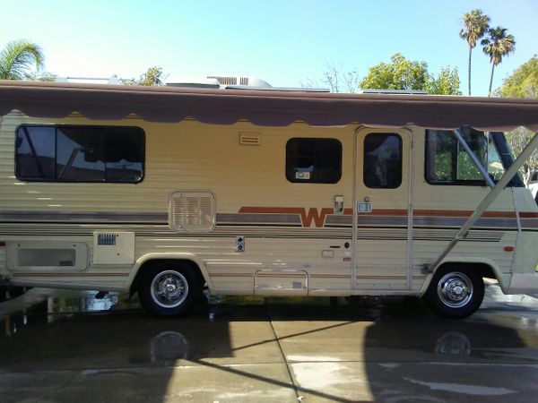 87 Winnebago 20 ft Mini all original runs good generator AC awning new ...