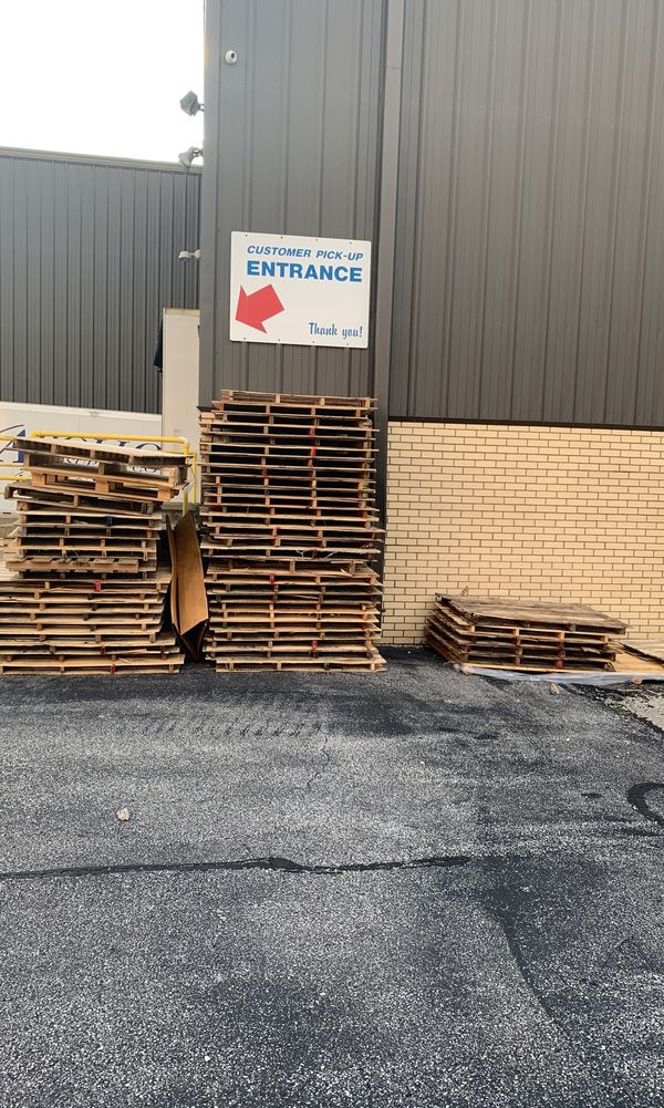 Free Pallets!!! Always available you can pick up whenever! for Sale in
