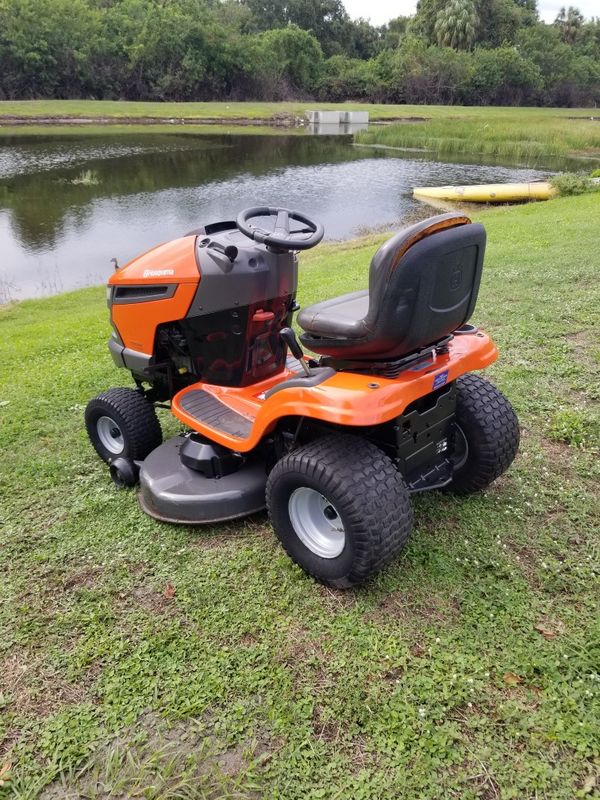Husqvarna YTH21K46 Riding Lawn Mower. Kohler 21Hp. 46" Cut. Runs Great