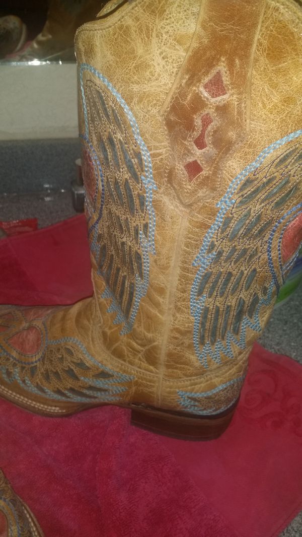 corral boots angel wings