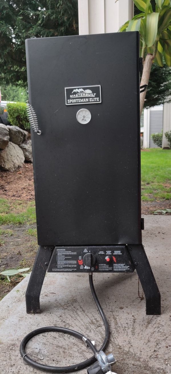 Masterbuilt Sportsman Elite Propane Smoker for Sale in Everett, WA