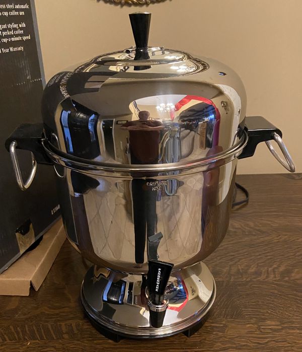 Large Farberware electric coffee urn for Sale in Scottsdale, AZ