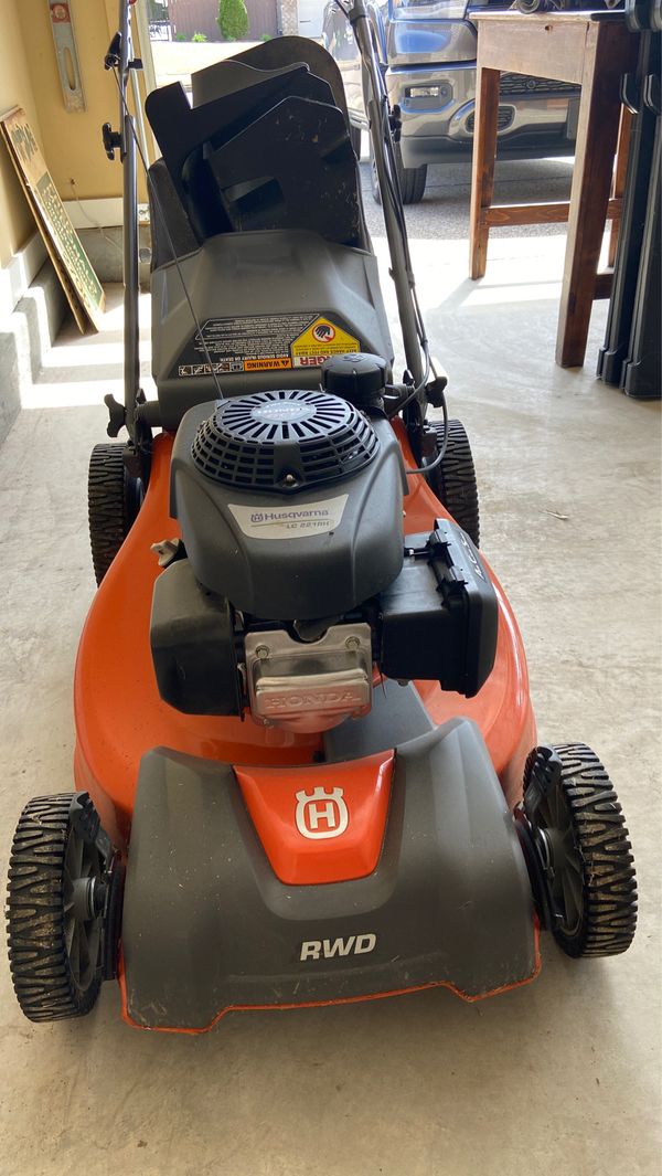 Husqvarna LC 221RH Lawn Mower for Sale in Collierville, TN