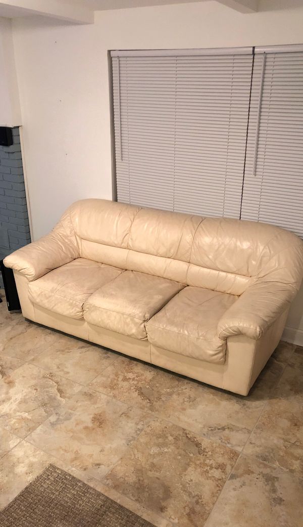 White leather couch for Sale in Tampa, FL OfferUp