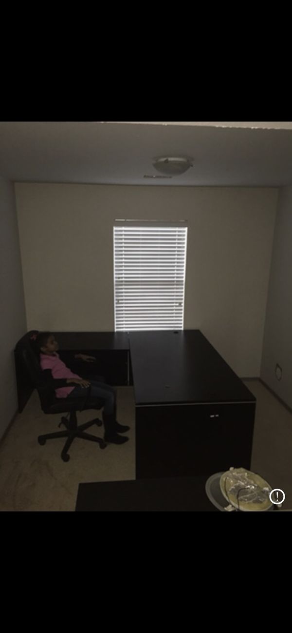 L Shaped Office Desk for Sale in Houston, TX - OfferUp