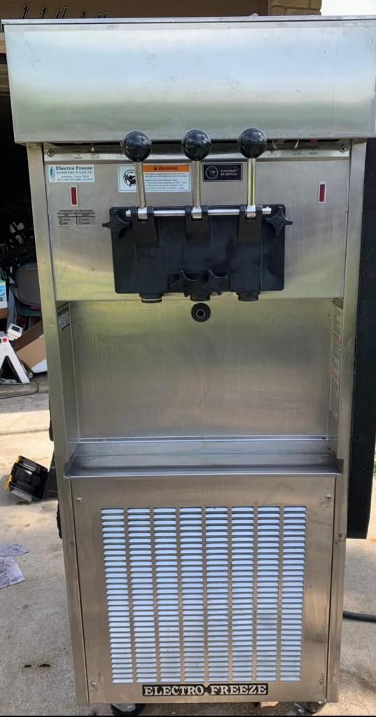 Frozen Yogurt Electro Freeze Machine Model SL500 for Sale in San