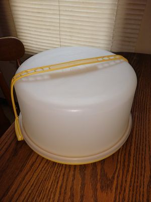 Tupperware cake carrier for Sale in Wichita, KS