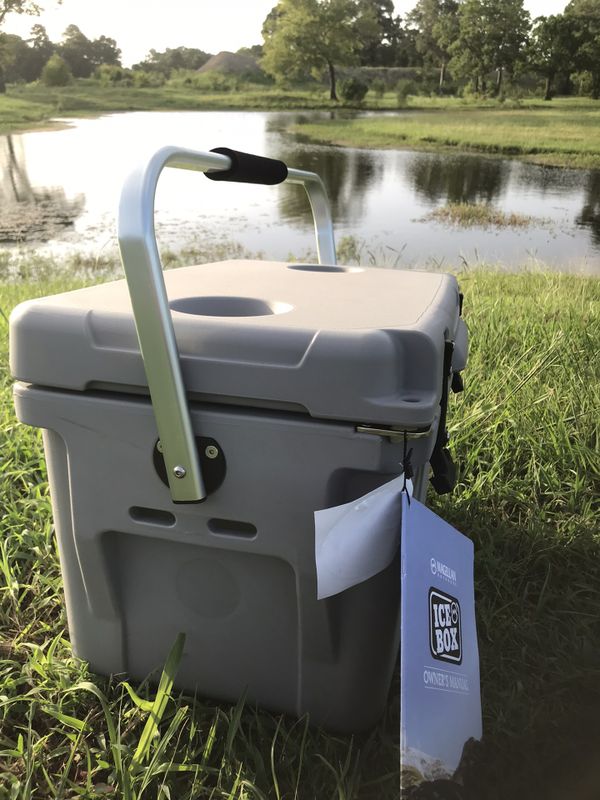 Magellan 25 quart Cooler New ! Serious Inquires only ! Compare to the