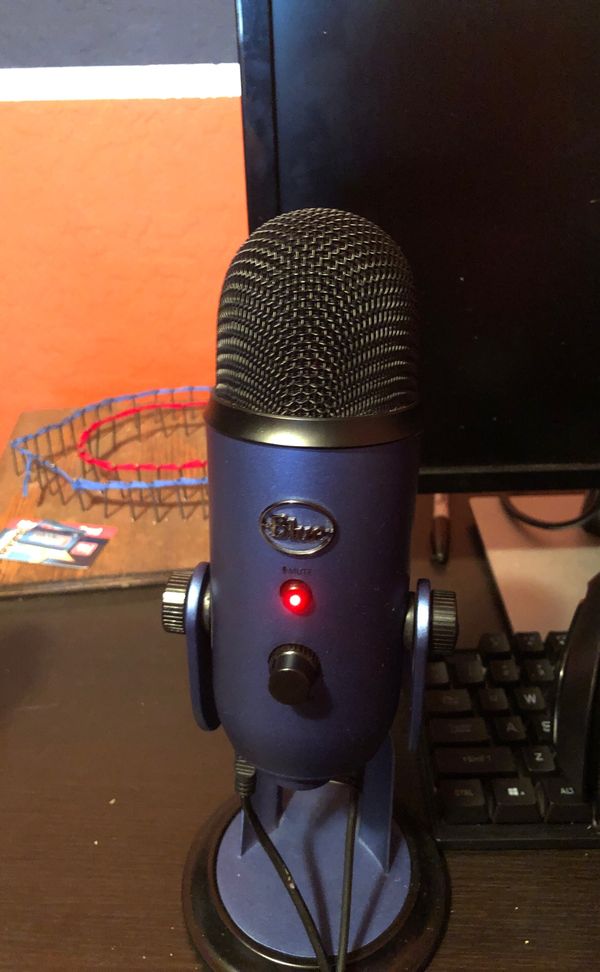 Blue yeti mic and Astro a40 headset for Sale in Coolidge, AZ OfferUp