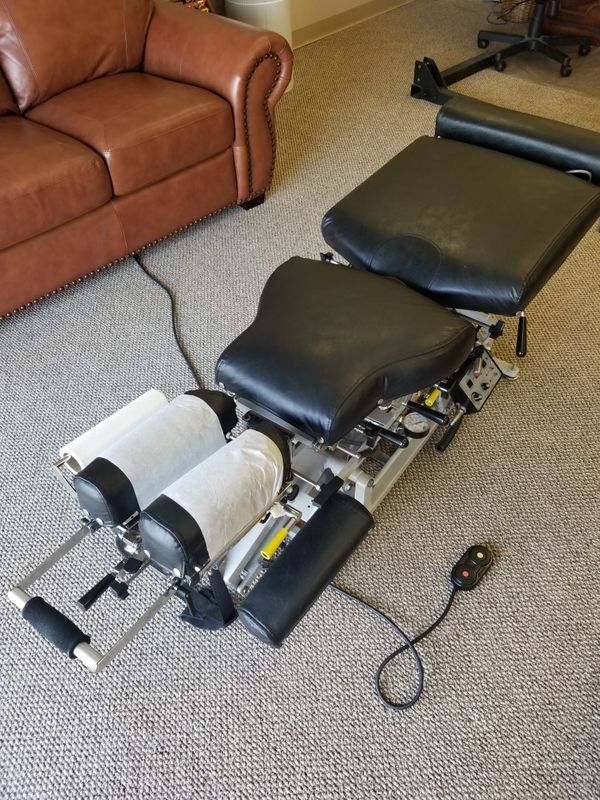Lloyd 402 flexion elevation table chiropractic table for Sale in