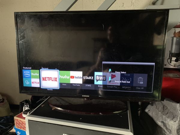 Samsung smart tv 35 inches for Sale in Drexel Hill, PA - OfferUp