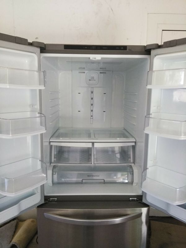 Refrigerator LG LFCS22520S for Sale in Turlock, CA - OfferUp