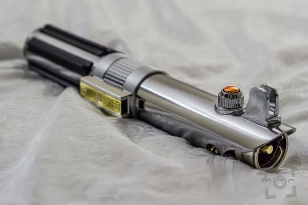 anakin lightsaber removable blade