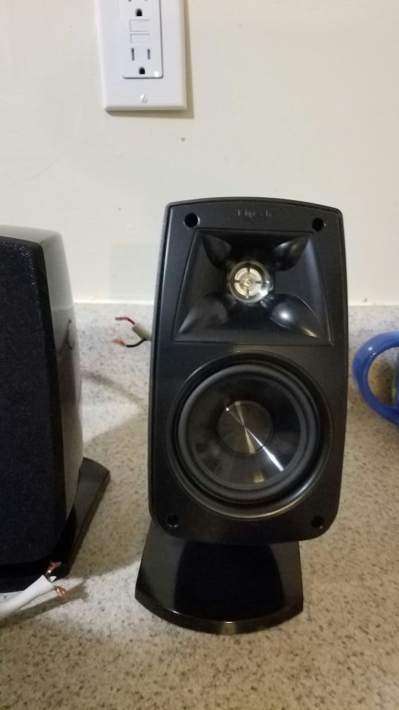 Klipsch Quintet home theater speaker system wall mount stand mountable