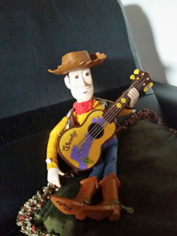 toy story 2 strummin singing woody