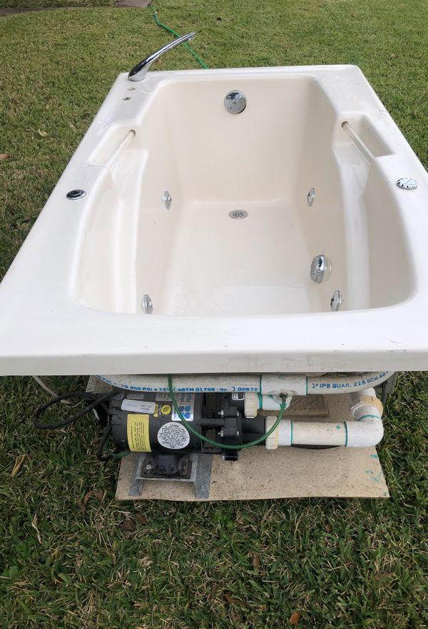 Jacuzzi bathtub for Sale in Houston, TX OfferUp