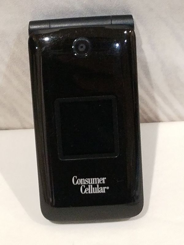 CONSUMER CELLULAR FLIP PHONE 4440L for Sale in Santa Clarita, CA OfferUp