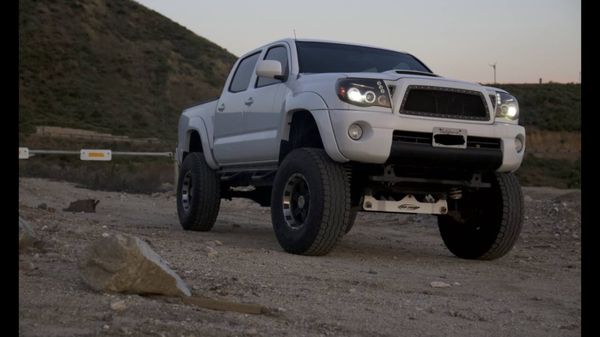 2006 Toyota Tacoma 6 inch lift for Sale in Corona, CA - OfferUp