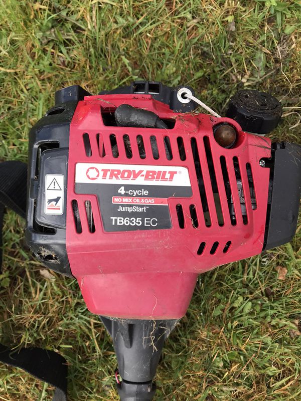 Troy Bilt Weedwhacker 4 Cycle grass trimmer TB635 EC for Sale in ...