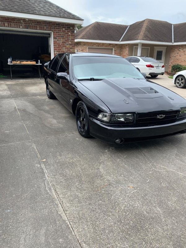 Chevrolet impala ss caprice ZL1 HOOD SUPER SPORT for Sale in Santa Ana