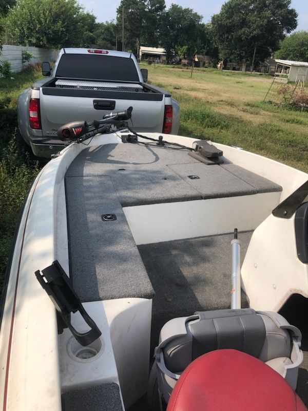 17ft vip stealth bass boat with 90hp mercury motor for Sale in Cypress ...