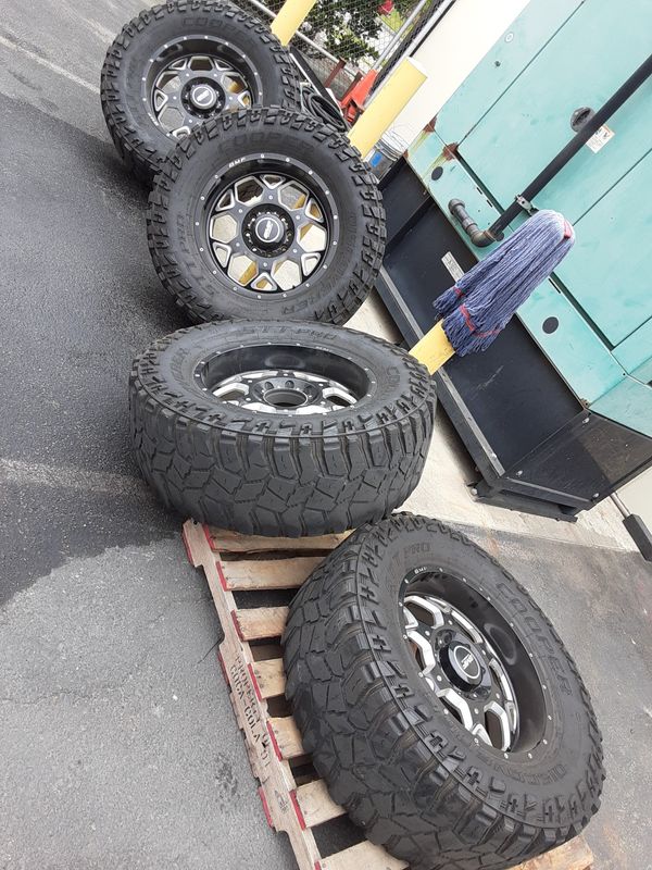 20 x 9 BMF wheels with tires 37 13.5 20 - 05 2500 chevy 8 lug diesel