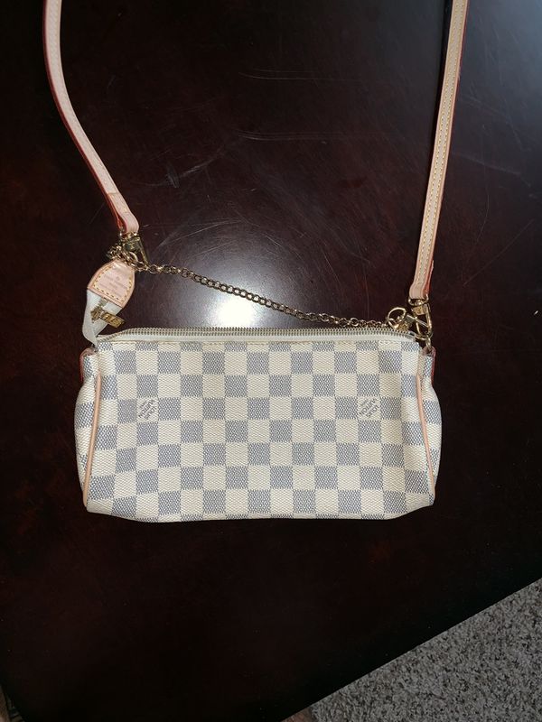 Louis Vuitton side purse $300 for Sale in Buffalo, NY - OfferUp