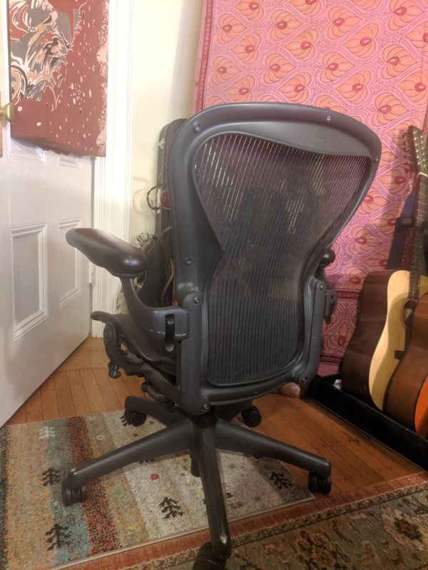 Herman Miller Aeron Chair. Broken air lift. Easy fix! for Sale in