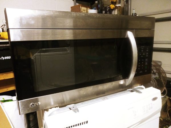 LG Under Cabinet Microwave W/ Exhaust Fan for Sale in Port St. Lucie