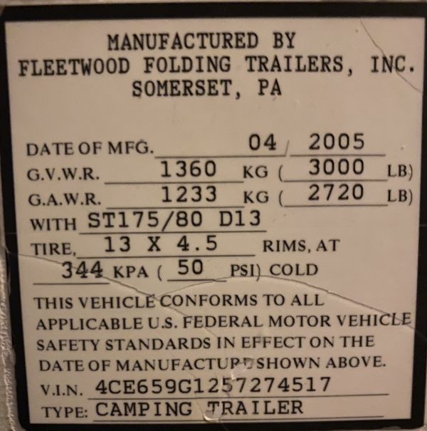 2005 fleetwood pop up camper, clean inside and out. With air con