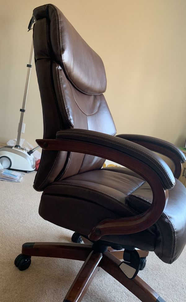 Lazy boy Bradley Executive Chair for Sale in Cumberland, RI - OfferUp