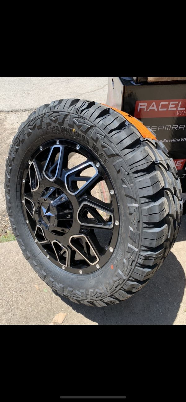Brand new 20” Black off road rims and Tires 8 Lug 20 Wheels 20s Rines y