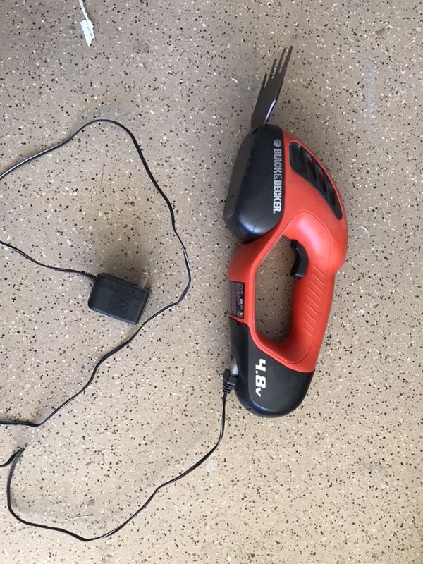 hand held hedge trimmer