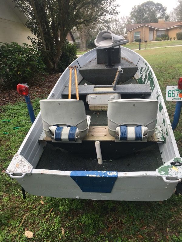 12ft v hull jon boat with 50lb thrust trolling motor and trailer In good condition, good fishing