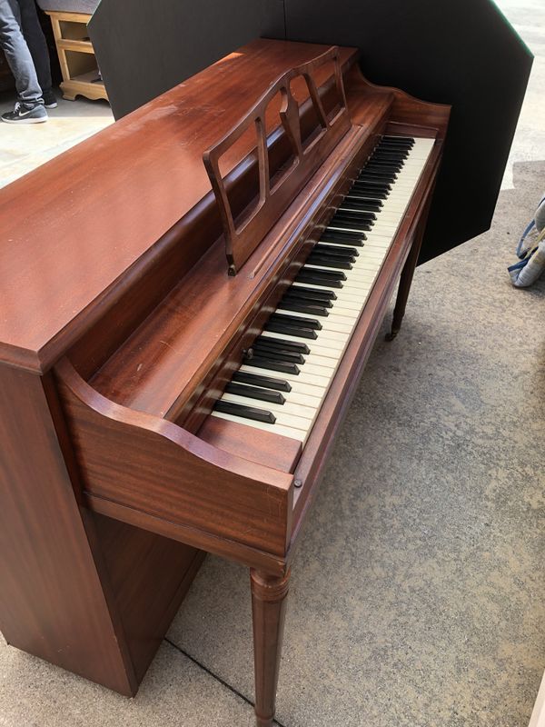 Huntington Piano vintage in wonderful condition like new for Sale in