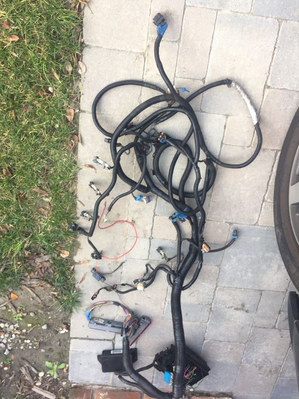 2001 Chevy 5.3 wiring harness and computer for Sale in Los Alamitos, CA