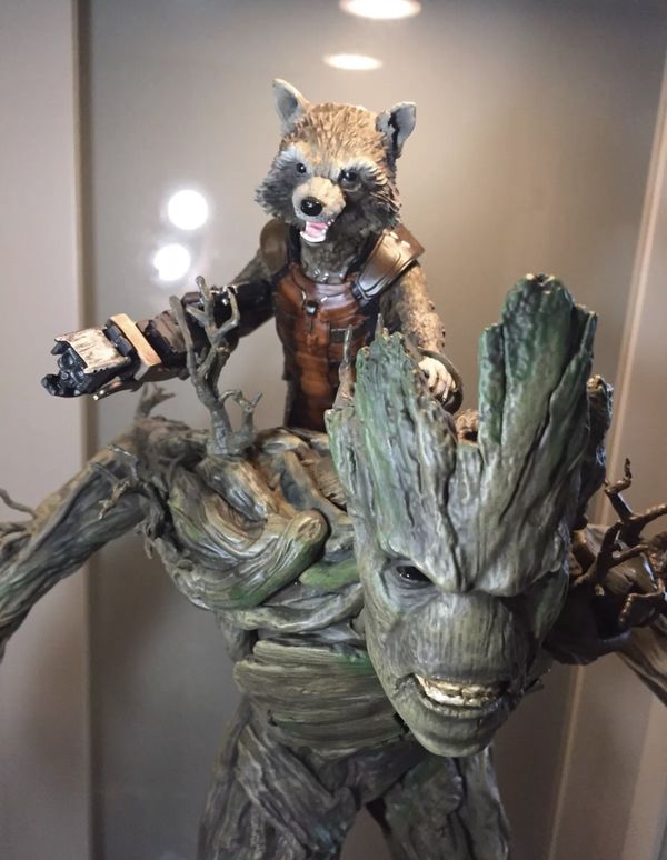 groot and rocket raccoon statue