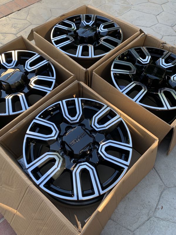 GMC SIERRA 8 LUG NUT 20’ WHELL TAKE OFF for Sale in Long Beach, CA