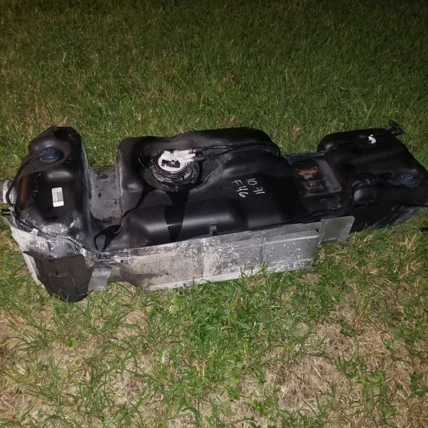 Chevy Tahoe Silverado Fuel Gas Tank w/ straps NO PUMP!! for Sale in