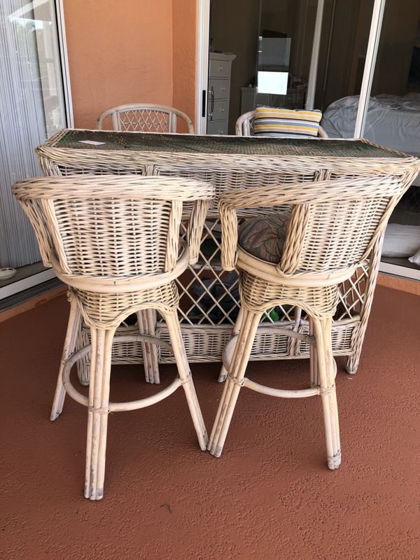 Outdoor Wicker Bar Set for Sale in Bradenton, FL OfferUp