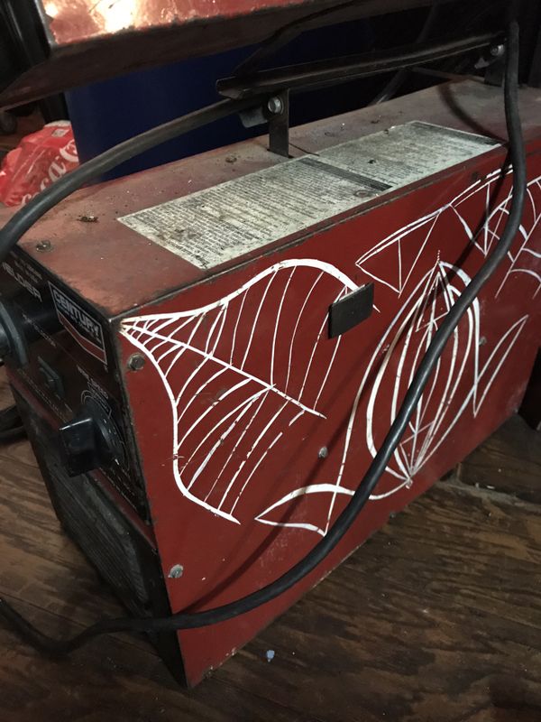 Century quick fix wire feed welder 90 Amp for Sale in Los Angeles, CA